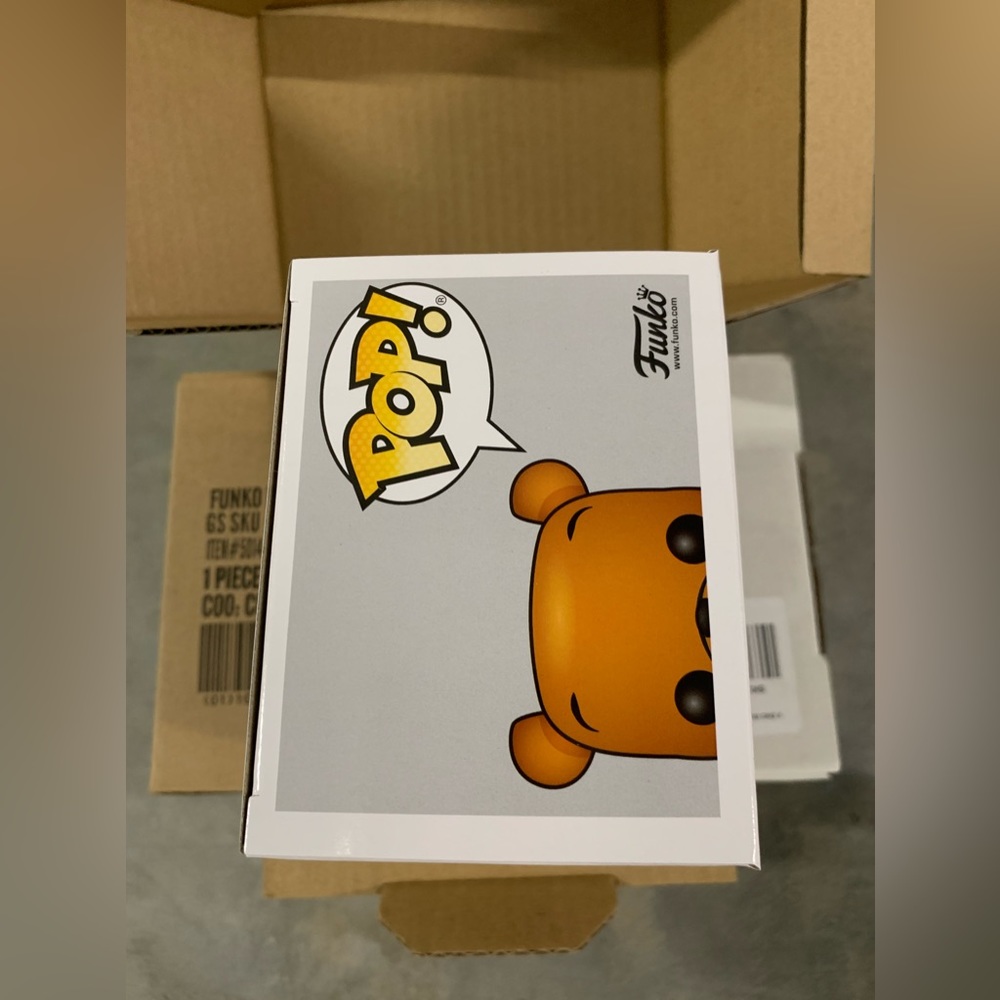Vaulted 2017 Hot Topic Exclusive Flocked Winnie The Pooh Funko Pop New in box - Picture 5 of 8